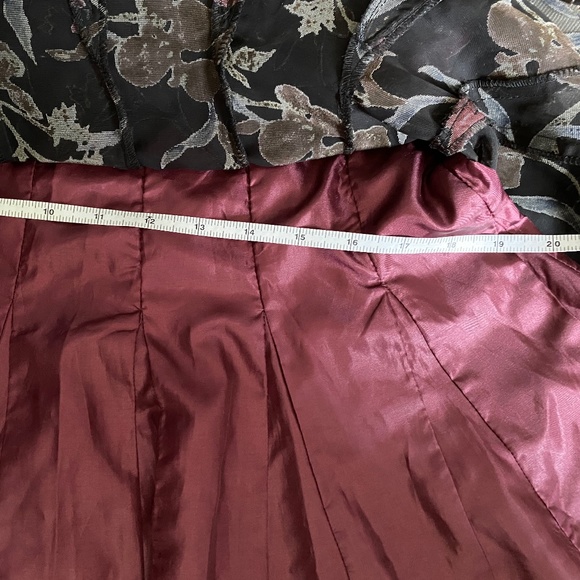 Fairytale Shimmer Floral Skirt with Black Tulle and Rose Wine Satin Sz S - Picture 12 of 13